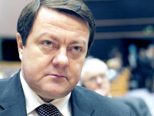 Frunzăverde: Băsescu a redevenit arogant din cauza USL, trebuie suspendat